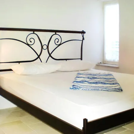 ヴィラ With 2 Bedrooms In With Wonderful Sea View Shared Pool Terrace パロス島